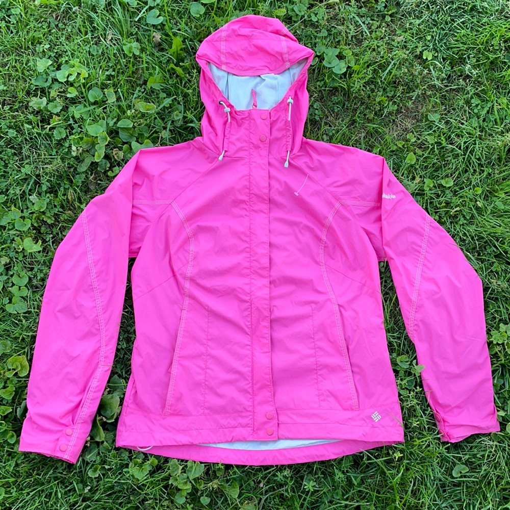 Pink Columbia women’s rain jacket. Size medium.